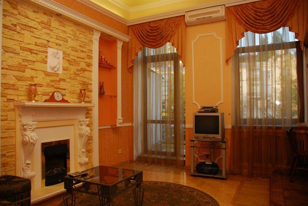Pecherskie Lipki Kyiv Exterior photo