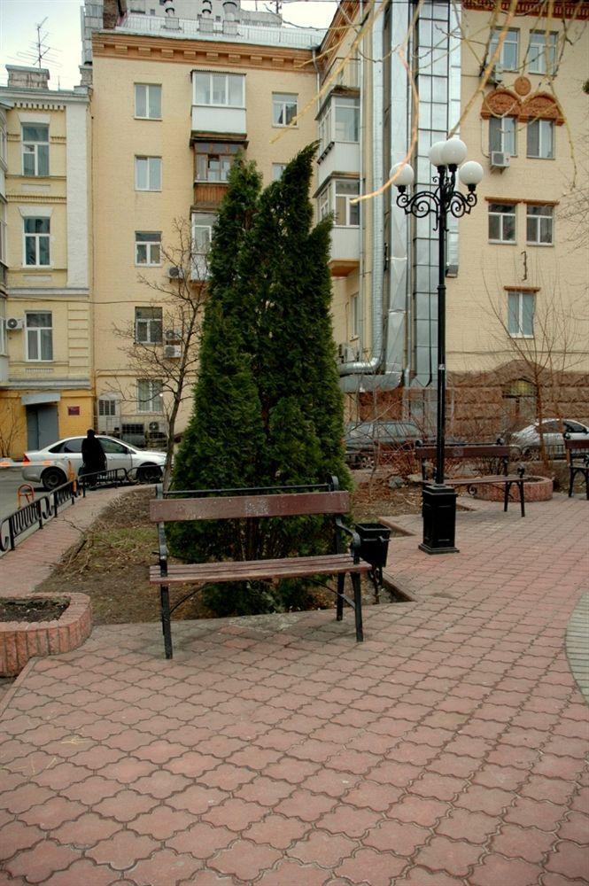 Pecherskie Lipki Kyiv Exterior photo